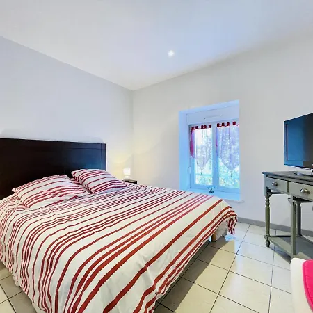 Louis Le Lavoir Apartment