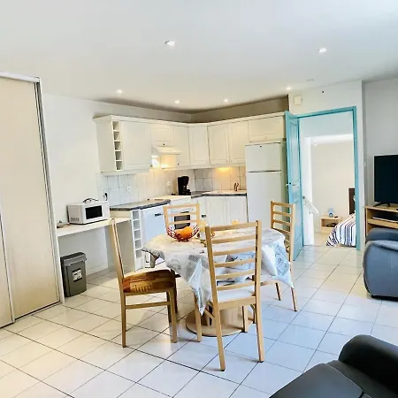 Louis Le Lavoir Apartment