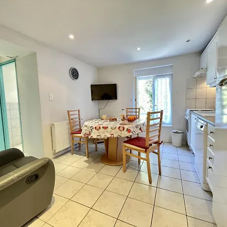 Louis Le Lavoir Apartment