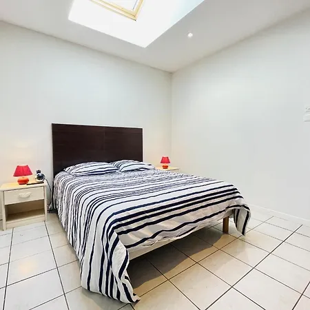 Louis Le Lavoir Apartment